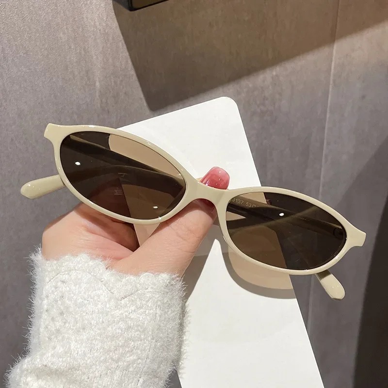 New Retro Sexy Cat Eye Sunglas - Vintage Fashion Streetwear recension och pris