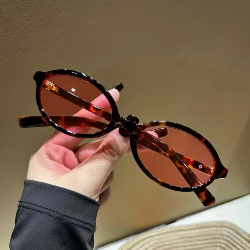 New Oval Shape Sunglasses Clas - Vintage Fashion Glasses recension och pris