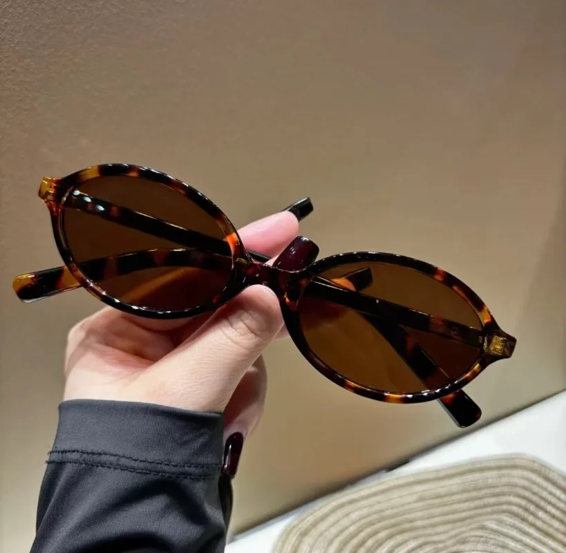 New Oval Shape Sunglasses Clas - Vintage Fashion Glasses recension och pris