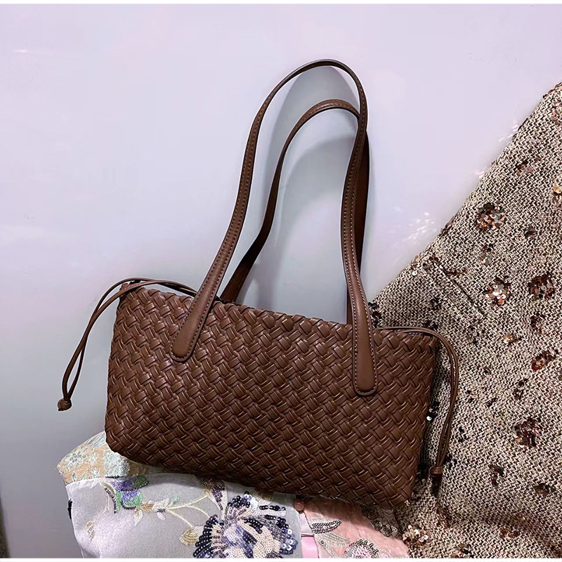 Hollow Woven Crossbody Shoulde - Vintage Fashion Market recension och pris